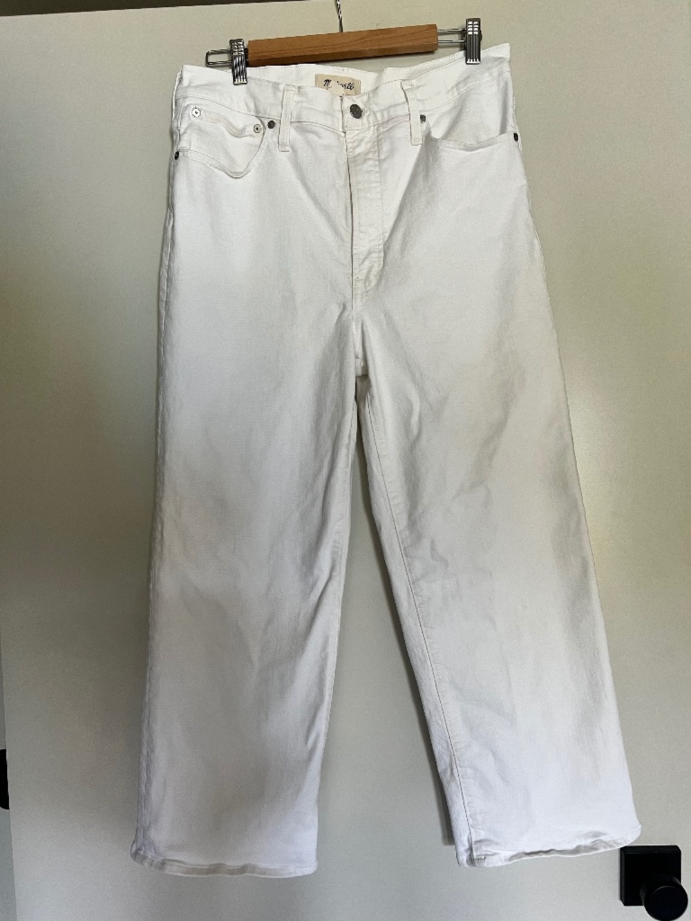The Perfect Vintage Wide-Leg Crop Jean (size 31).  Tile white